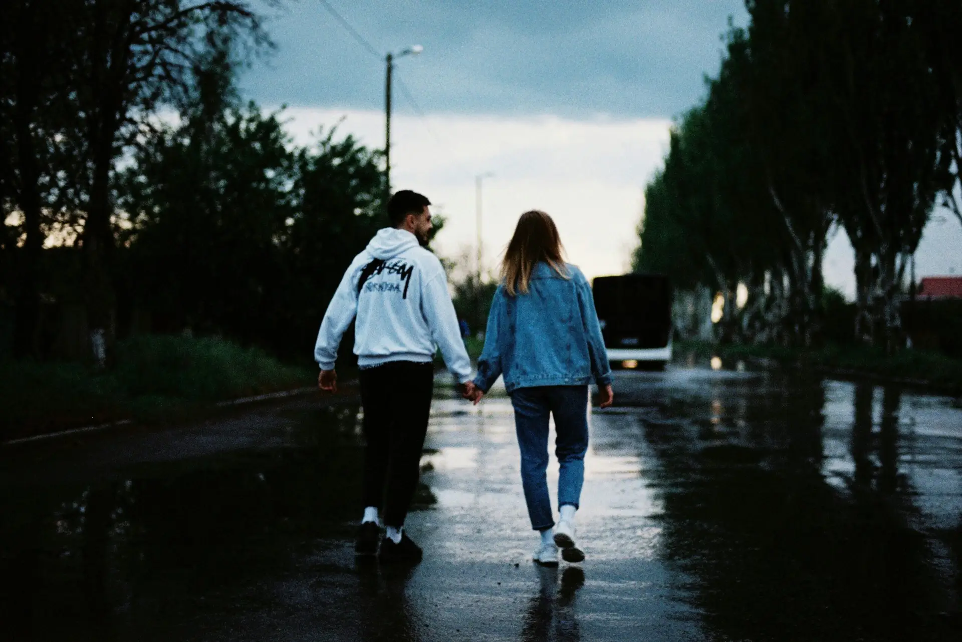 Read more about the article Rainy Day Date Ideas That Still Feel Romantic, Cozy, and Cute